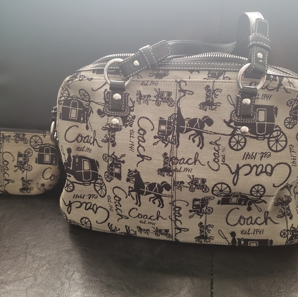 Coach Purse with matching wristlet set - Picture 2 of 4